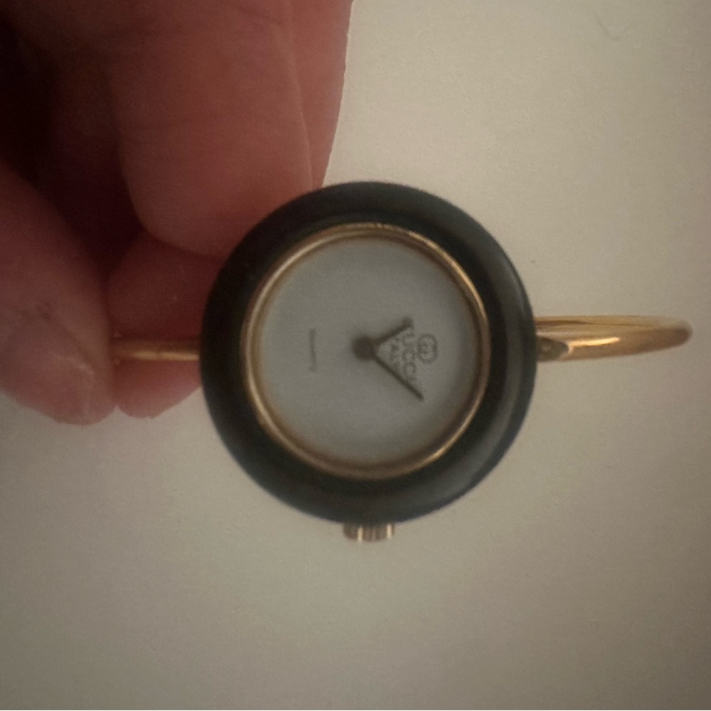 Gucci Bezel Watch - Picture 15 of 16